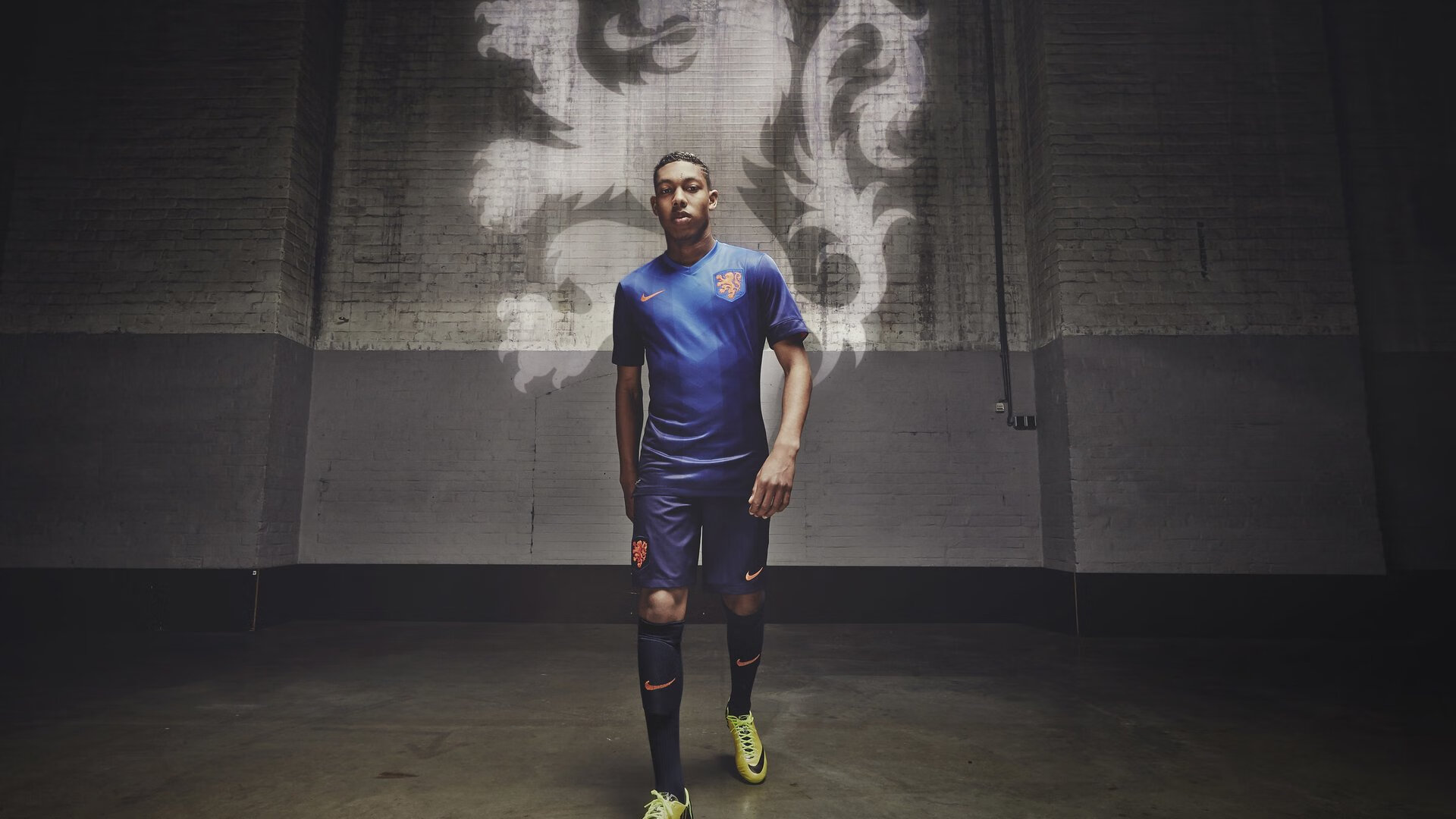 唐纳德·高尔展现强大进攻能力，成为袋鼠队的致命武器，唐纳德古尔德